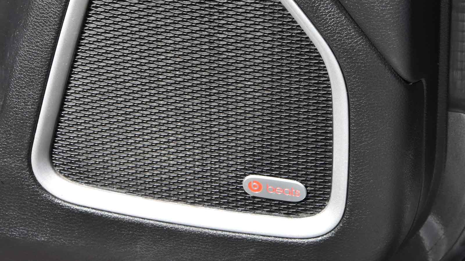 Beats audio jeep compass on sale