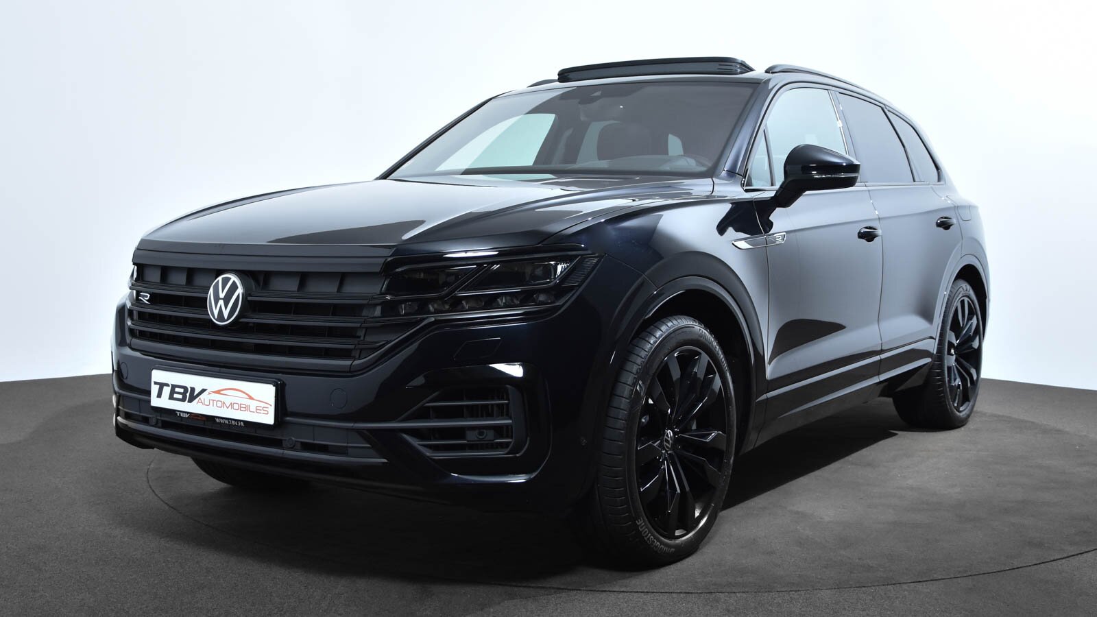 VOLKSWAGEN Touareg III 3.0 TSI 462 CH E-HYBRID R FULL BLACK VIRTUAL MATRIX  CAMERA ACC HUD CARPLAY TO PANO ATTELAGE SUSPENSION PNEUMATIQUE 1ERE MAIN  !!!