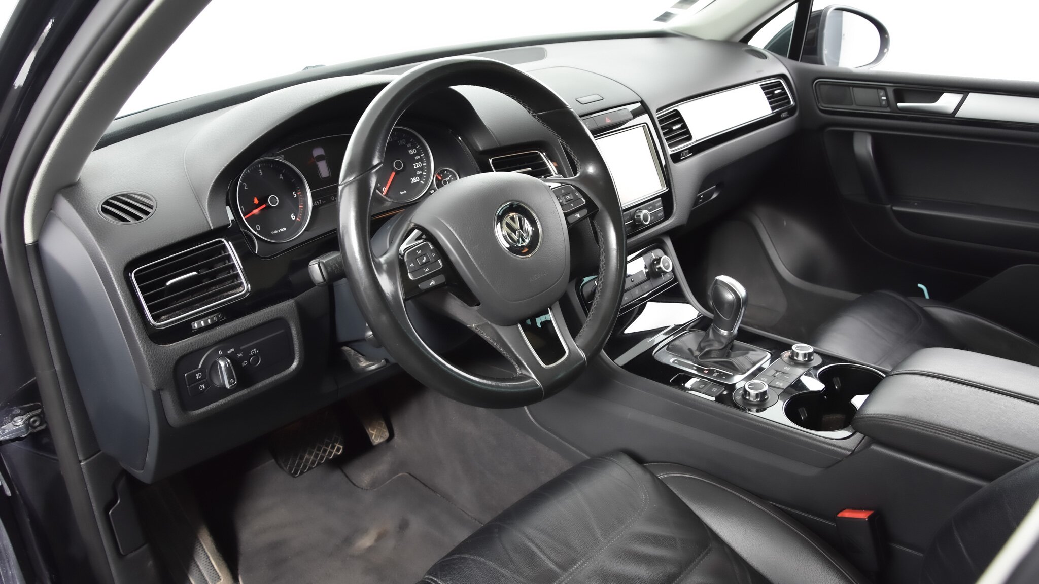 Volkswagen Touareg 3.0 V6 TDI 4M 245ch / Attelage / Toit Pano / Suspension  pneumatique - Courtage Expert Auto