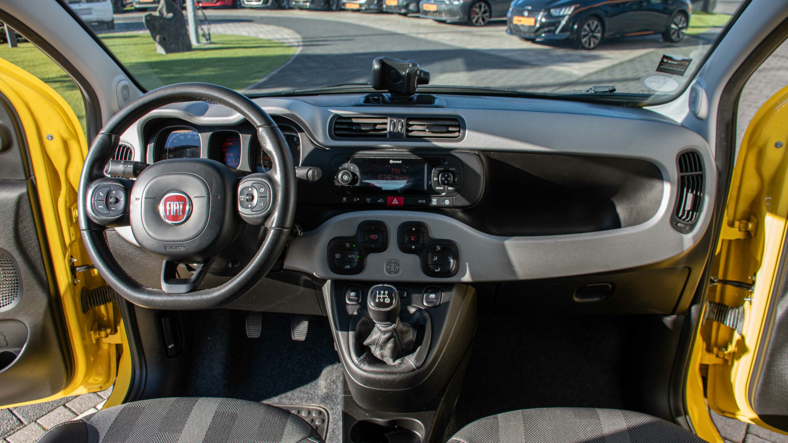 FIAT Panda PANDA CROSS 0 9 TWINAIR 85 CV SIEGES CHAUFFANTS CLIM FIAT Panda PANDA CROSS 0 9 TWINAIR 85 CV SIEGES CHAUFFANTS CLIM